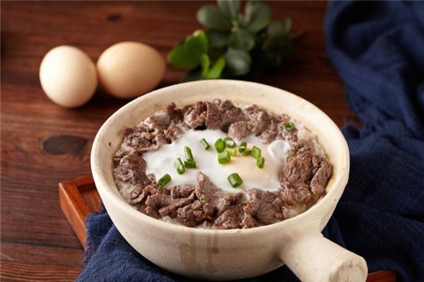 香香他她煲仔饭加盟