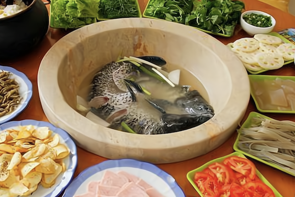 洞庭石锅鱼火锅