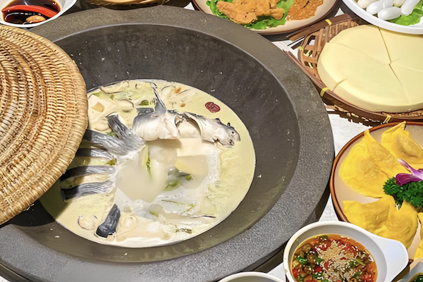 洞庭石锅鱼火锅