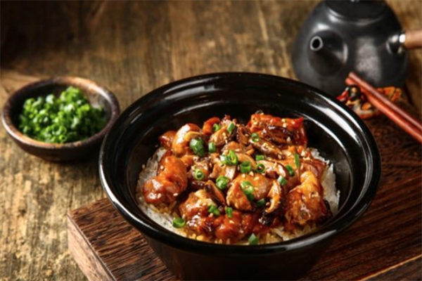 正宗煲仔饭