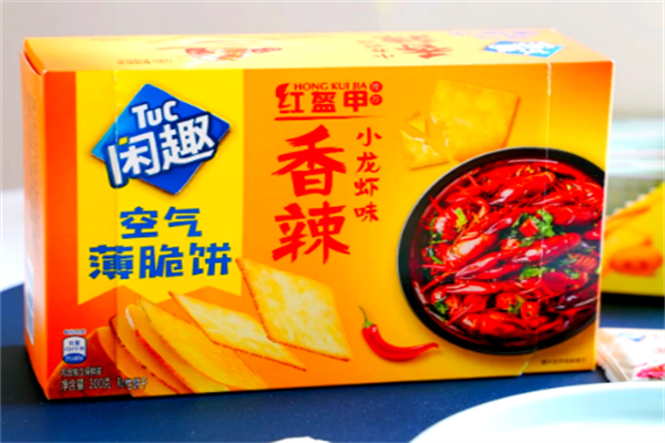 闲趣零食超市
