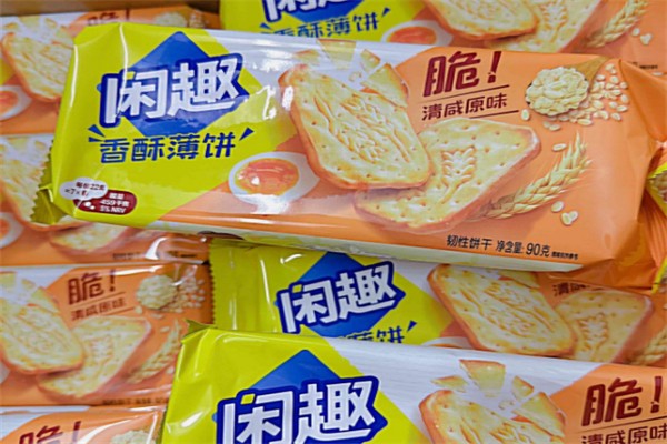 闲趣零食超市