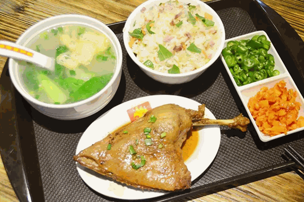 外婆记菜饭骨头汤