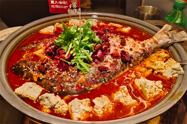 狼羊传奇烤鱼火锅