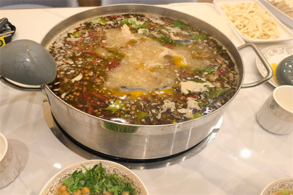 栗小厨麻椒鱼火锅