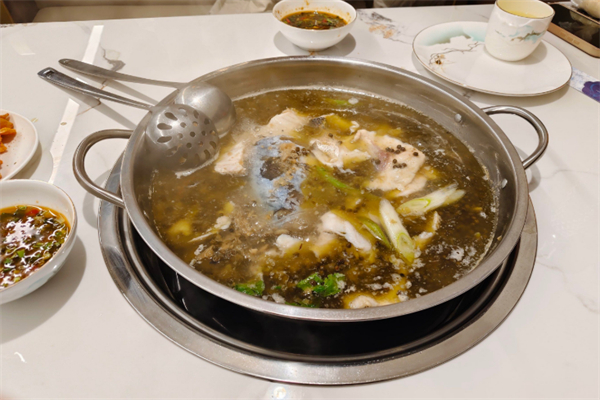 栗小厨麻椒鱼火锅