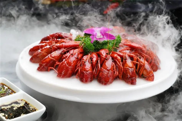 川流不息小龙虾