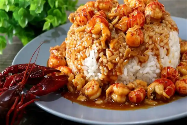 哇噻小龙虾盖浇饭加盟费是多少钱？加盟费揭秘