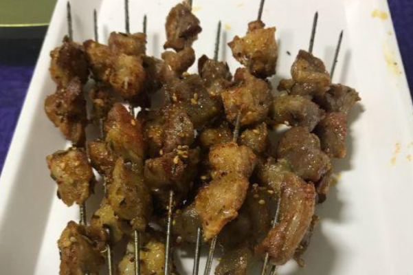 隆中有串.赤壁火烤.精品烧烤店