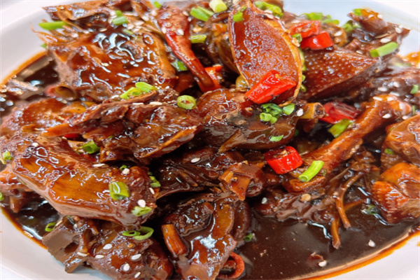 吖贵妃吮指黑鸭煲