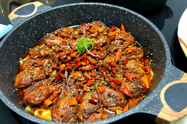 奇禹干锅辣鸭头