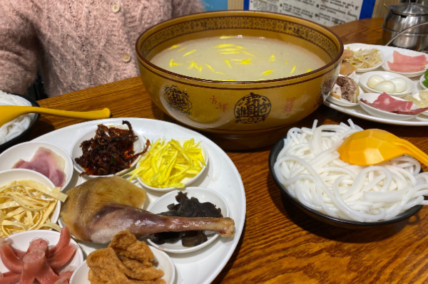 卢和记蒙自米线