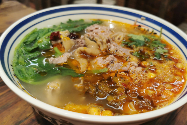 张不怂生烫牛肉米线