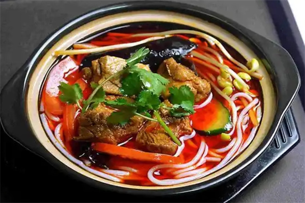 云佳瑶云南过桥米线