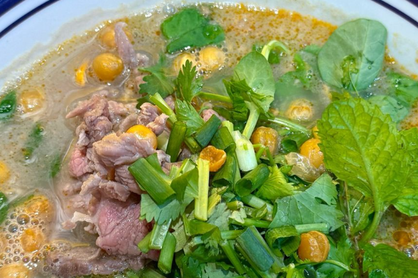 鑫大宽巷生烫牛肉米线