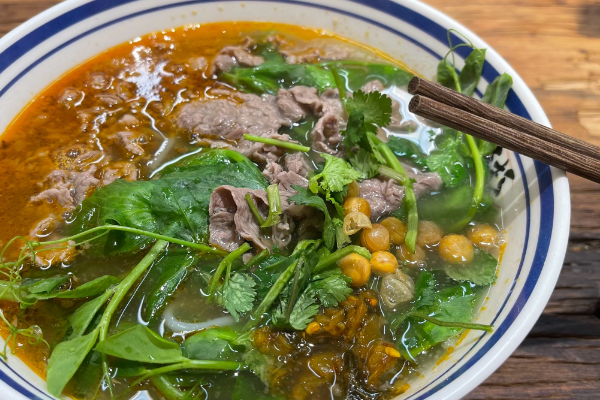 蒲九福生烫牛肉米线