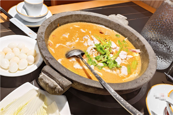 奇味石锅鱼火锅