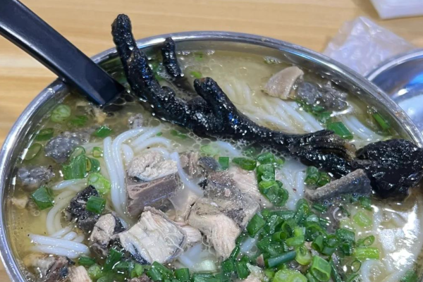 汤佳米云味土鸡米线