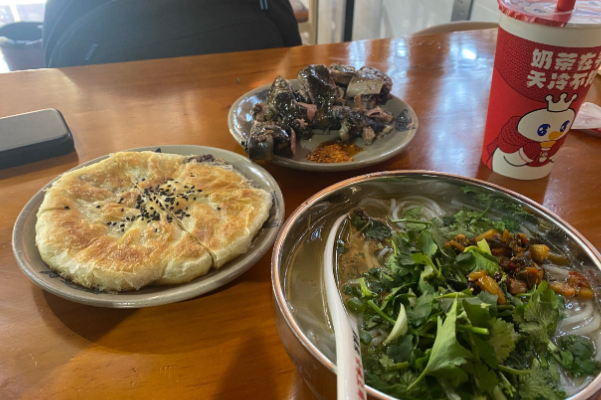 汤佳米云味土鸡米线