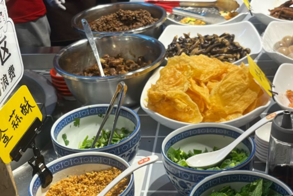 强犟犟生烫牛肉米线