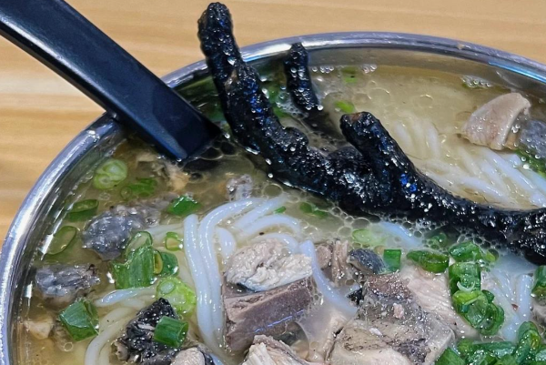 汤佳米云味土鸡米线