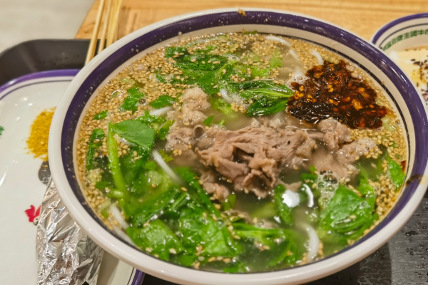 蒲九福生烫牛肉米线