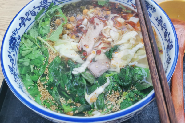 卿记蒙自小黄牛米线