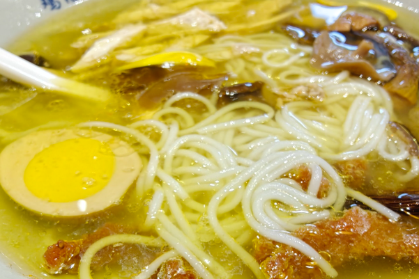 月亮米鸡汤米线
