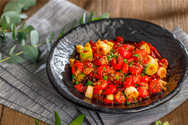 厚德烧烤小龙虾加盟电话号码是多少？加盟热潮来袭！