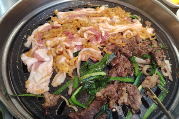 虔哆哆半肥瘦齐齐哈尔烤肉 虔哆哆半肥瘦齐齐哈尔烤肉