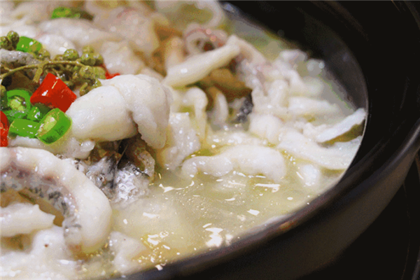 小熊酸菜鱼