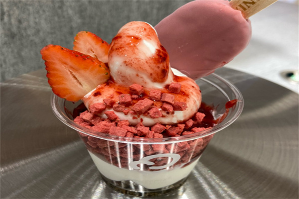 鲍萝莉牛乳冰淇淋