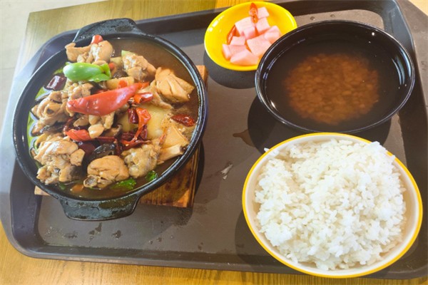 商诚黄焖鸡米饭 商诚黄焖鸡米饭