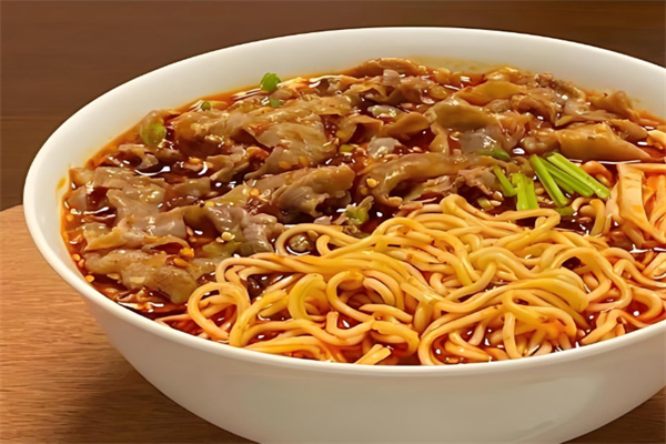麦面条酸辣粉大碗牛肉面 麦面条酸辣粉大碗牛肉面