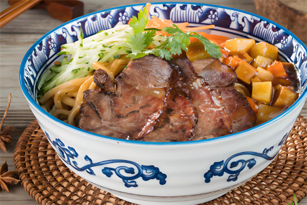 麦面条酸辣粉大碗牛肉面 麦面条酸辣粉大碗牛肉面