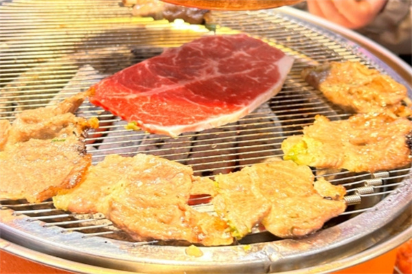 牛造的场•黑牛烤肉局加盟费多少钱,加盟条件,加盟电话