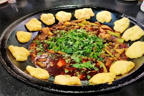 红灶头柴火鸡铁锅炖大鹅 红灶头柴火鸡铁锅炖大鹅
