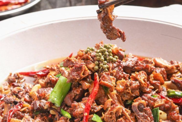 小白鹅火焰焖锅 小白鹅火焰焖锅