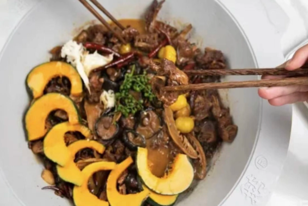 小白鹅火焰焖锅 小白鹅火焰焖锅