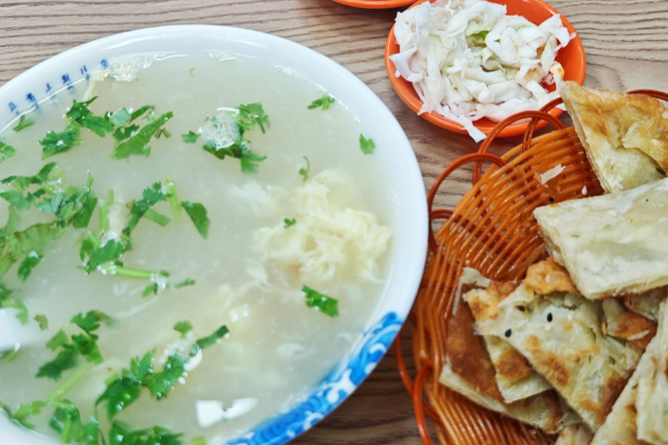 母鸡汤泡饼 母鸡汤泡饼