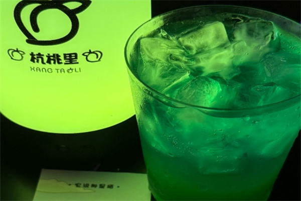 杭桃里云朵茶酒