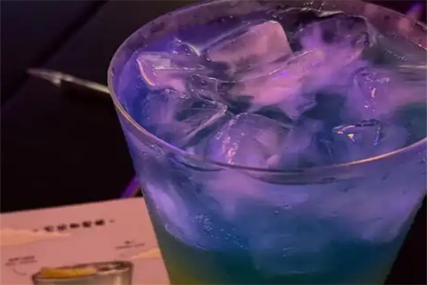 杭桃里云朵茶酒