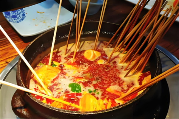 泥炉缘串串香加盟