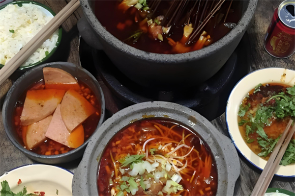 泥炉缘串串香加盟