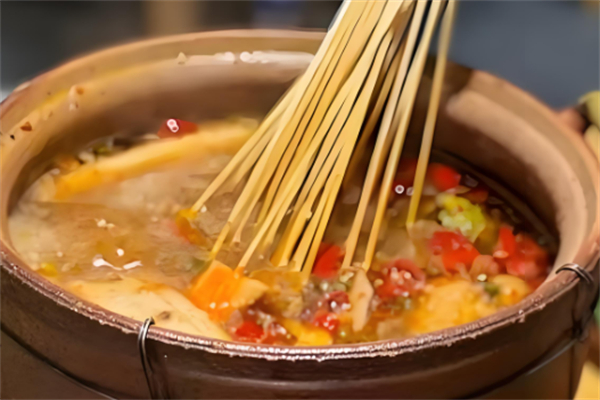 泥炉缘串串香加盟