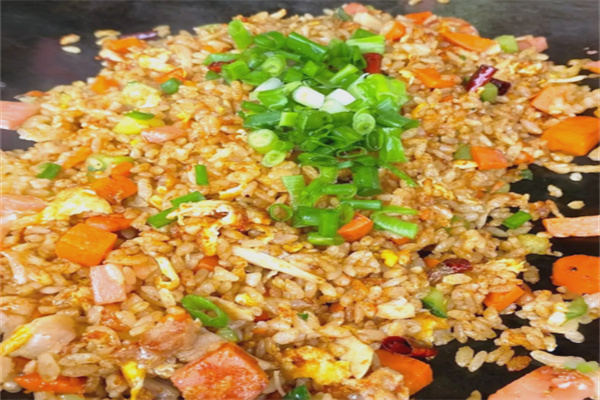 太火了木桶铁板炒饭 太火了木桶铁板炒饭