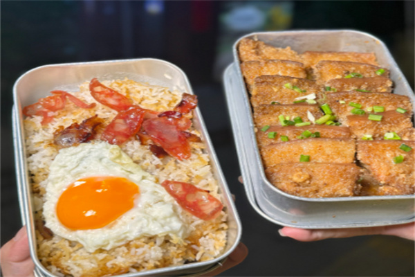 纸盒炒饭 纸盒炒饭
