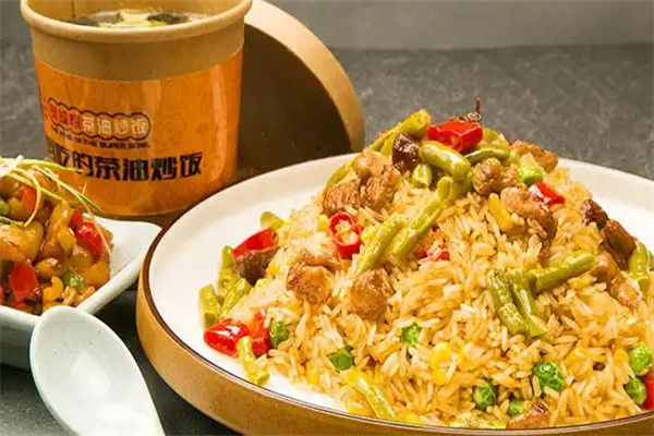 一人罐易拉罐炒饭