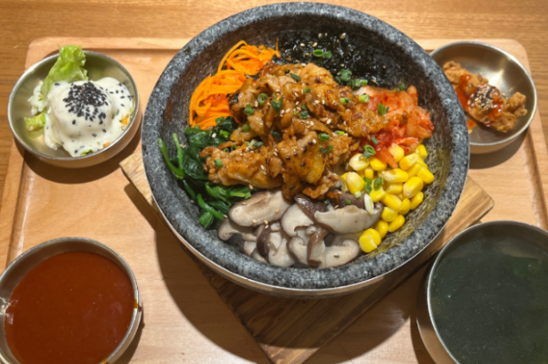 石锅拌饭 石锅拌饭
