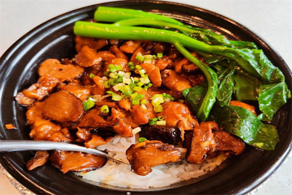 名湘煲仔饭
